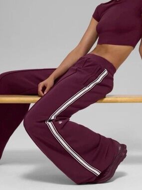 ALO Yoga Track Star Wide Leg Pant *long* Burgundy S